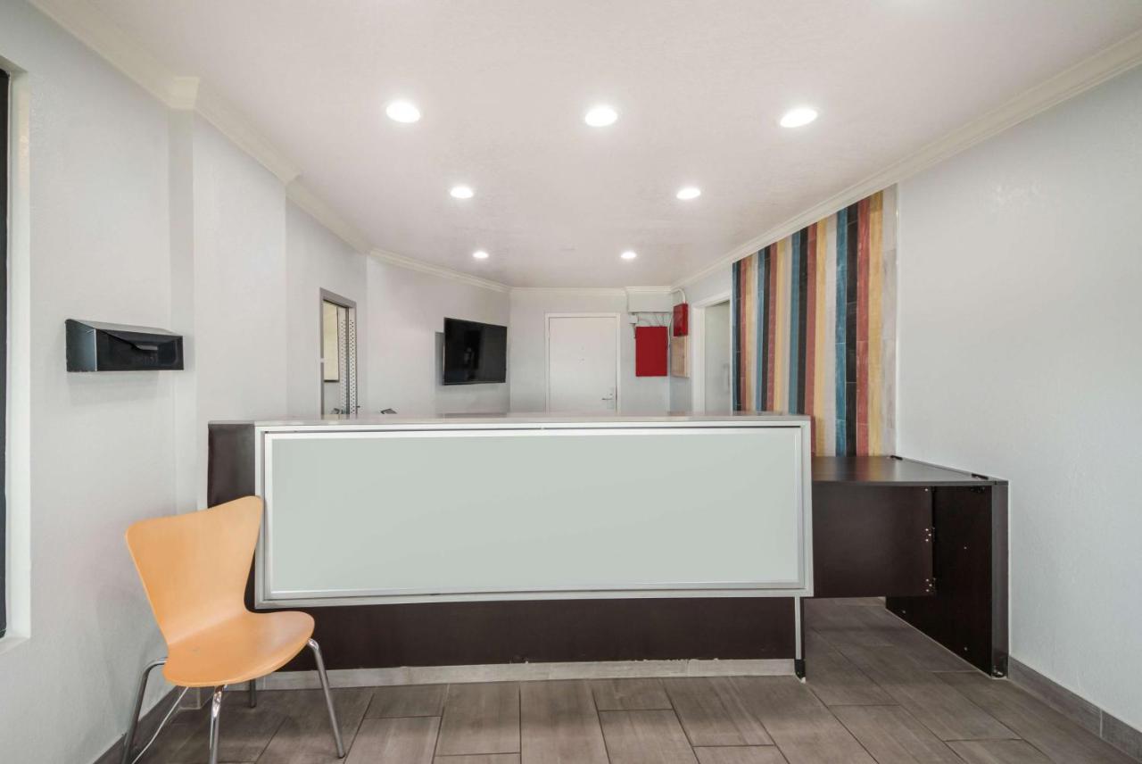 Studio 6 Laredo, Tx - North I-35 외부 사진